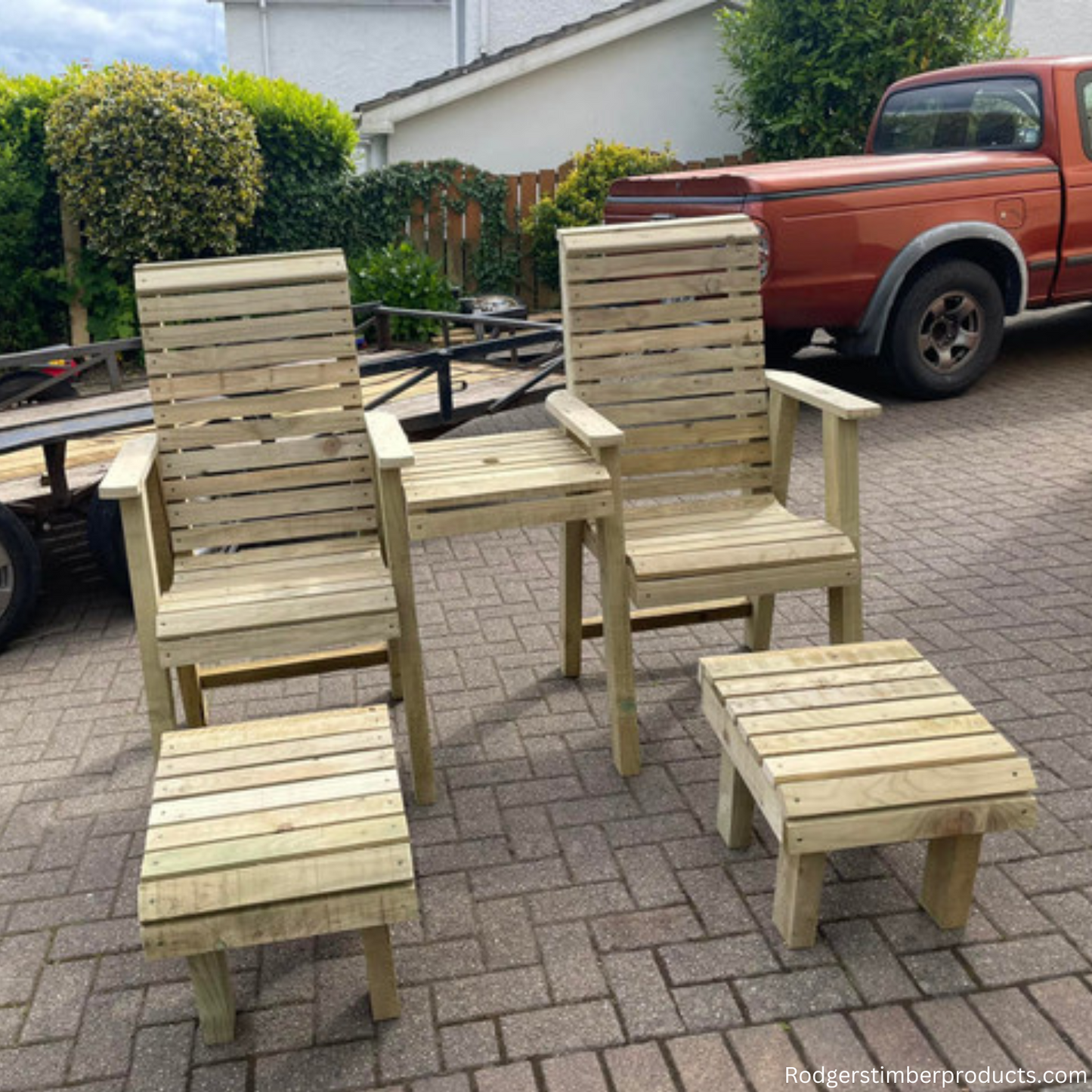Jack And Jill With Foot Rests