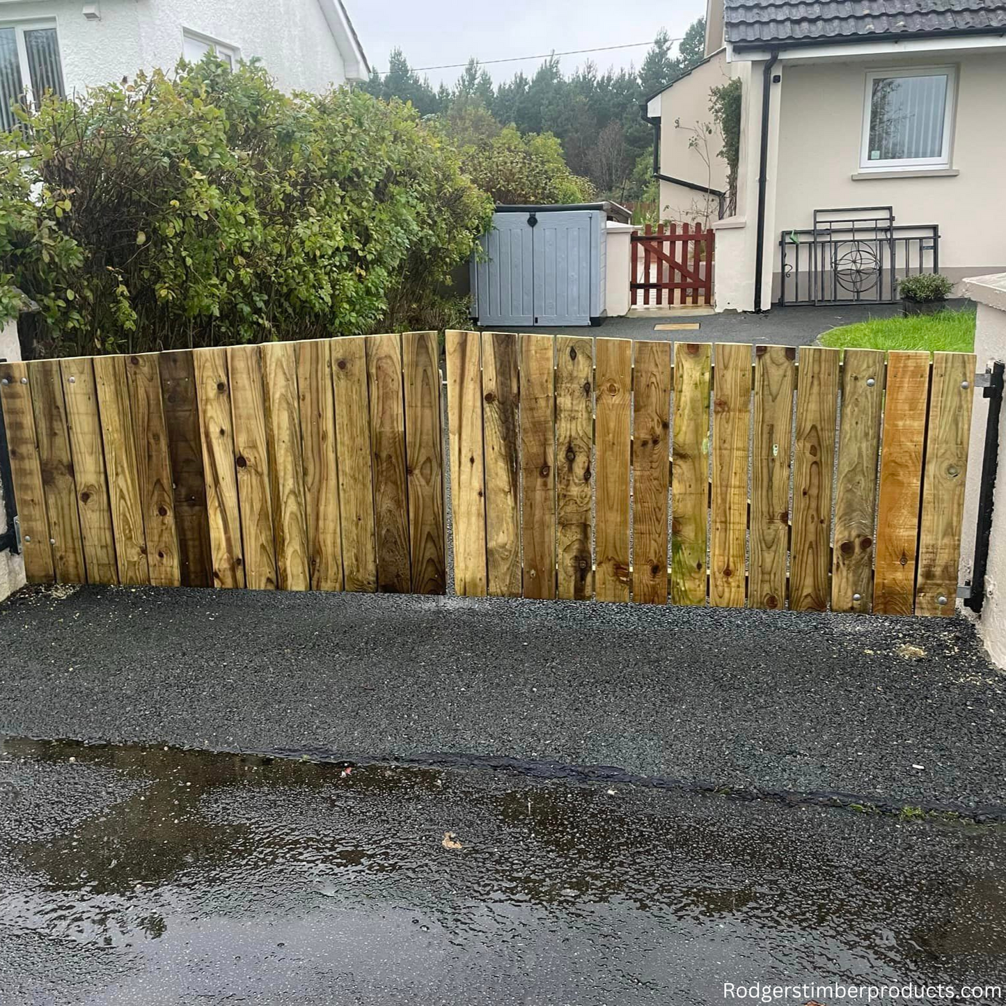 Sturdy Gates With A Touch Of Simplicity