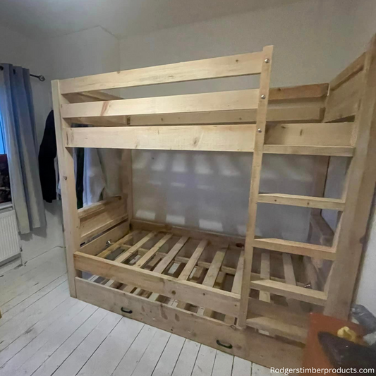 Space-Saving Elegance: Bunk Bed with Convenient Pull-Out Floor Bed